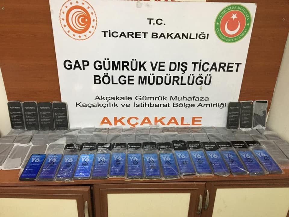 Şanlıurfa’da 79 kaçak cep telefonu ele geçirildi