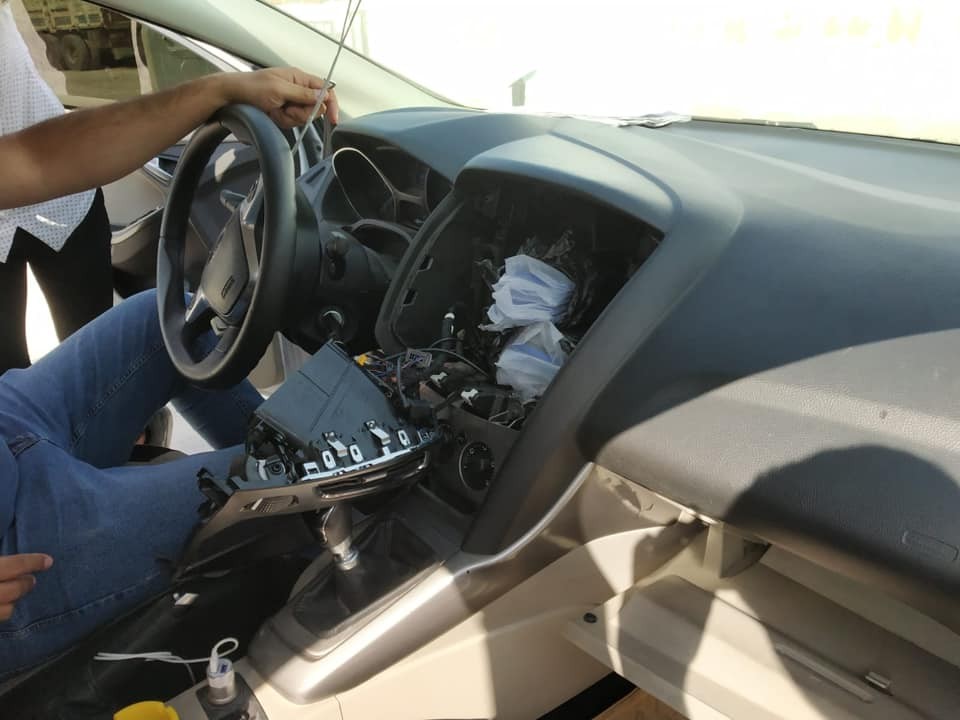 Şanlıurfa’da Gümrük kapısında 26 kaçak telefon ele geçirildi