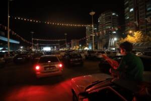 Şanlıurfa’da Sinema sanatçısı Hayat Van Eck’in de katıldığı arabalı sinema etkinliğine büyük ilgi