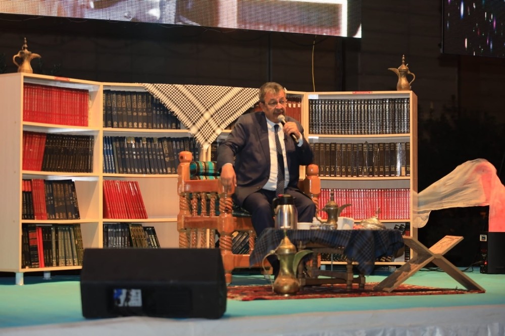 Ünlü yazar Şanlıurfalılarla buluştu