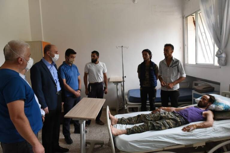 Vali Erin’den Resulayn’daki patlamada yaralılara ziyaret
