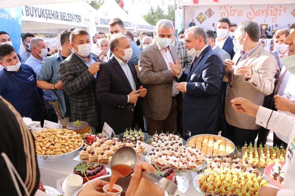 BÜYÜKŞEHİR, TÜLMEN’DE ŞİRE ŞENLİĞİ DÜZENLEDİ