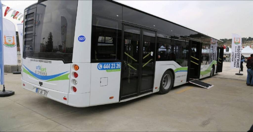 Şanlıurfa şehiriçi otobüslerinde salgına davetiye çıkarıldı