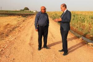 Akçakale kırsalında yol çalışmaları sürüyor