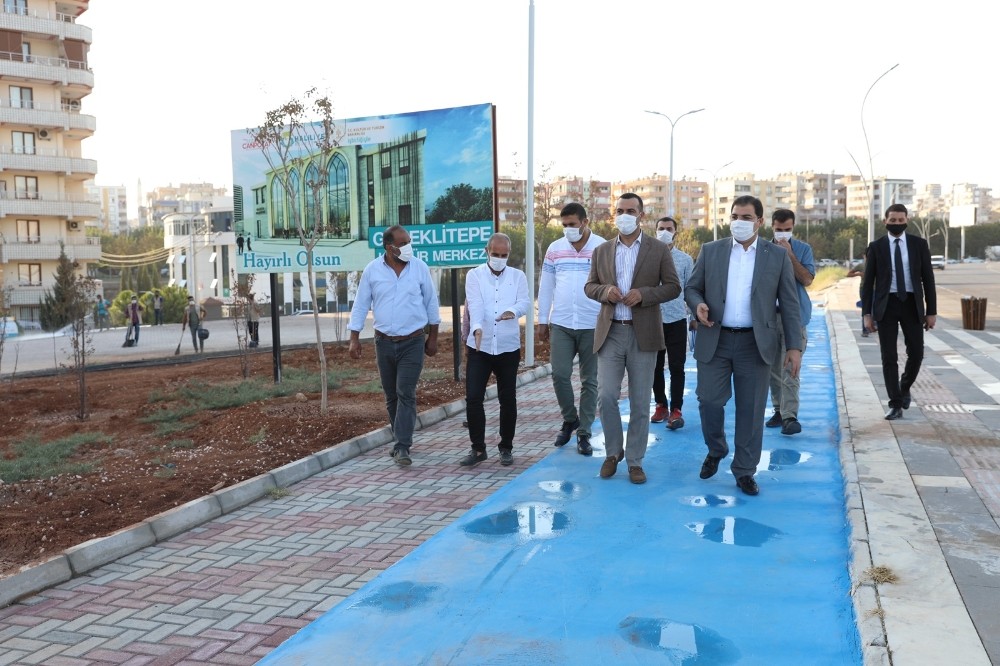 Başkan Canpolat sokak sokak geziyor