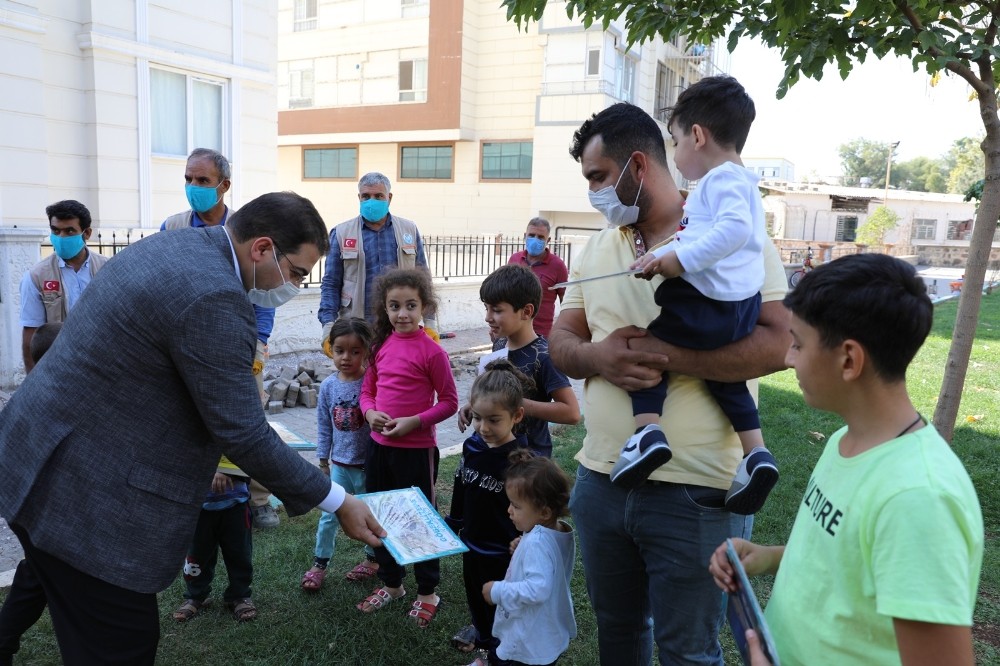 Canpolat halkla iç içe olmaya devam ediyor