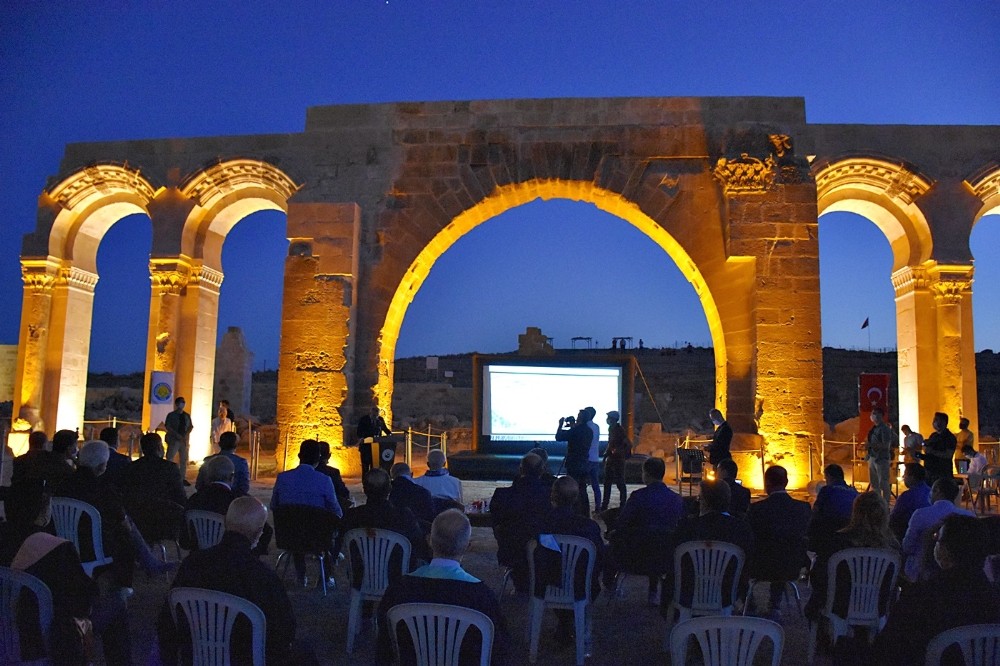 Harran Üniversitesinin akademik yıl açılışı Harran’daki ören yerinde yapıldı