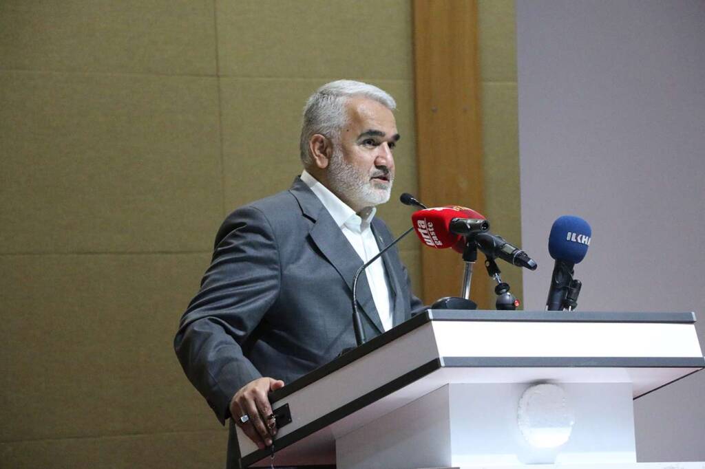 HÜDA PAR Genel Başkan Vekili Yapıcıoğlu partisinin Şanlıurfa İl Kongresi’nde konuştu