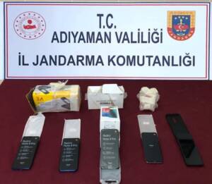 Jandarma kaçak cep telefonu ele geçirdi