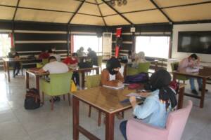 Öğrenciler üniversite sınavlarına hazırlanıyor