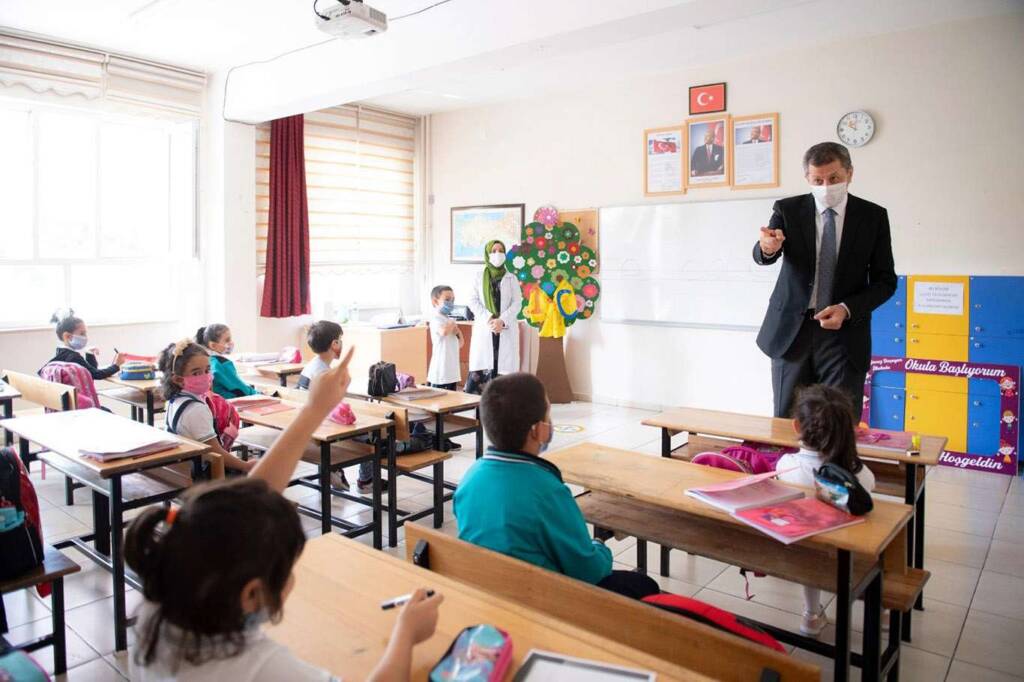 Öğrencilere tablet dağıtımı bu hafta başlıyor