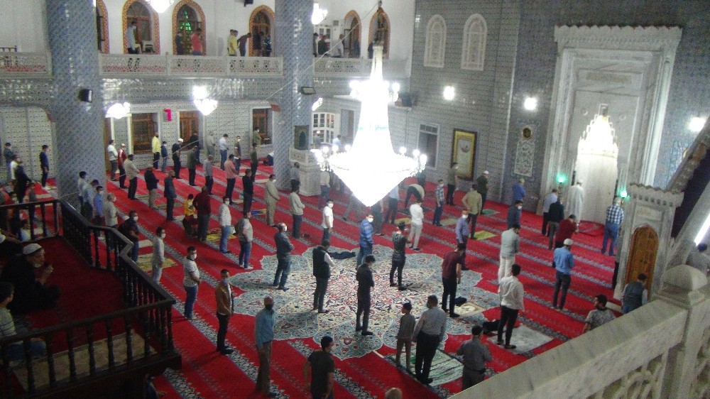 Peygamberler şehri Şanlıurfa’da Mevlit Kandili ihya edildi