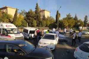 Şanlıurfa’da 5 araç birbirine girdi