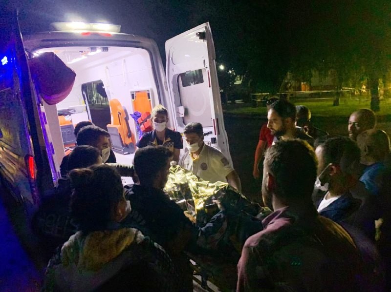 Şanlıurfa’da Araçtan inen şahıs köprüden Fırat Nehri’ne atladı