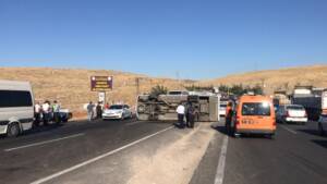 Şanlıurfa’da işçi servisi devrildi: 14 yaralı