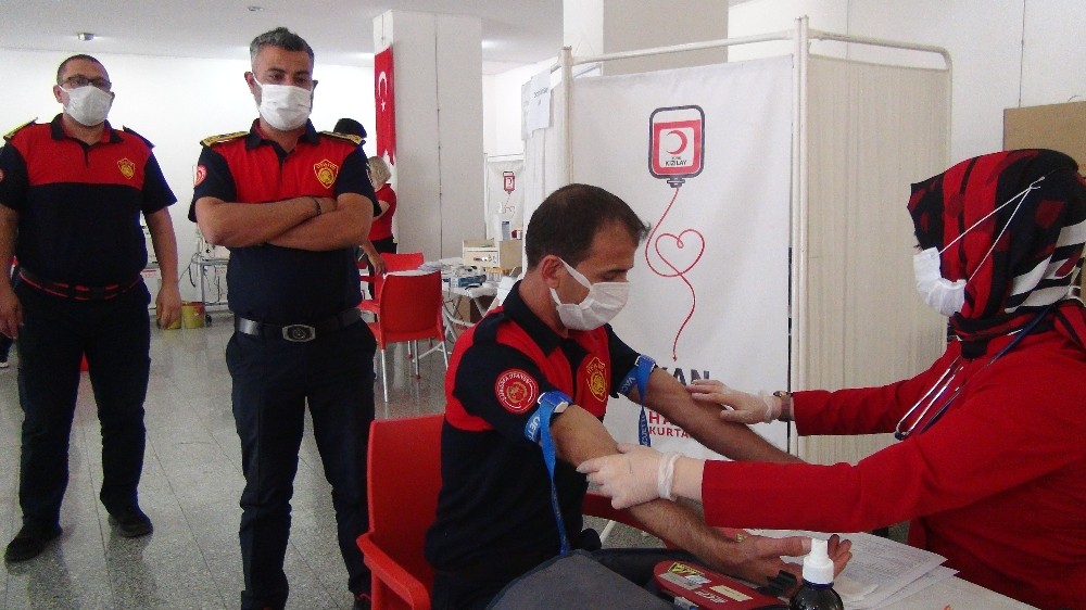 Şanlıurfa’da Koronayı yenen 24 itfaiyeci immün plazma bağışında bulundu