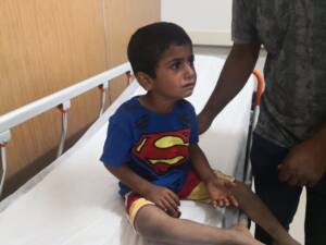 Şanlıurfa’da Minik çocuğun yardımına itfaiye yetişti