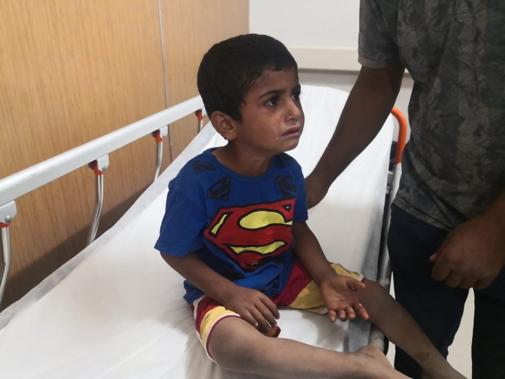 Şanlıurfa’da Minik çocuğun yardımına itfaiye yetişti