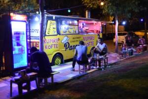 Şanlıurfa’da Nostaljik minibüs gençlerin ekmek kapısı oldu