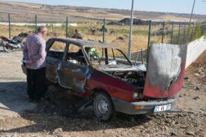 Şanlıurfa’da Otomobil alev topuna döndü