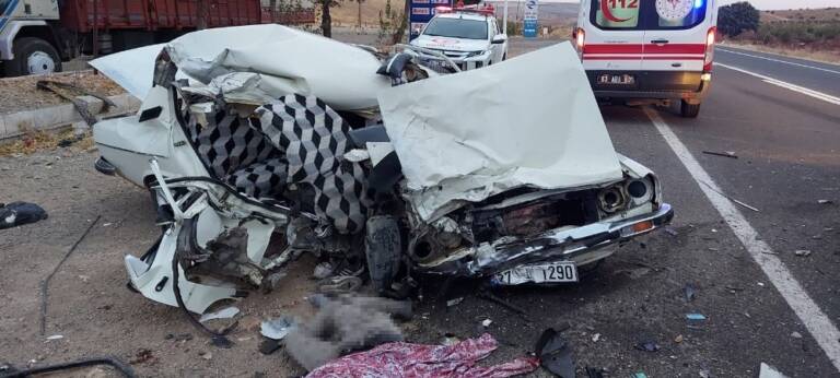 Şanlıurfa’da trafik kazası : 2 ölü, 1 yaralı