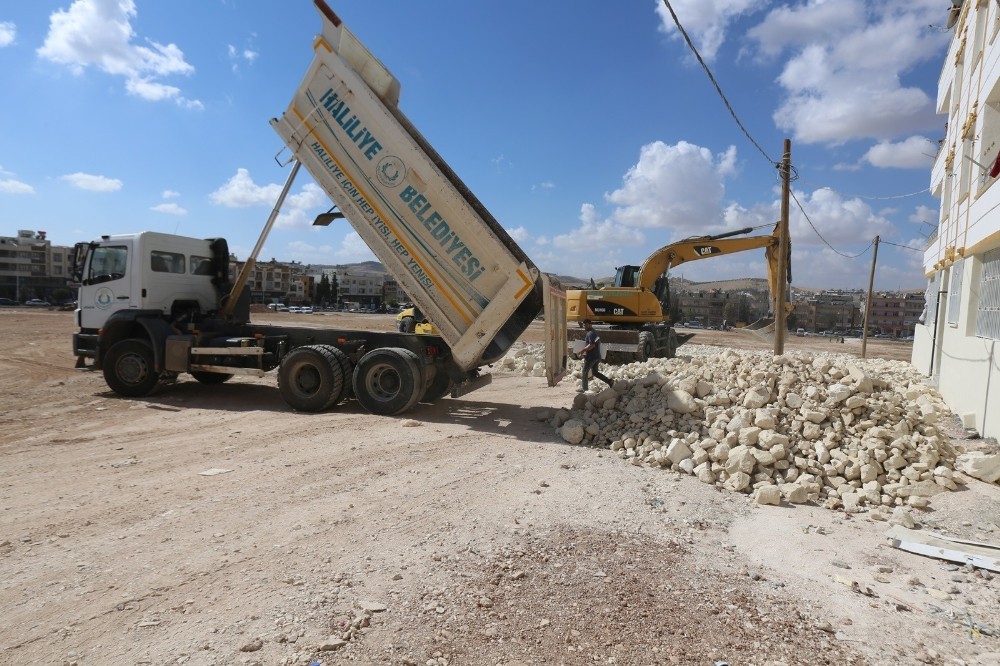 Şanlıurfa’da Yeni yollara parke taşı döşendi