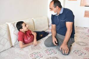 Şanlıurfa’da Yürüme engelli Diyar’ın tablet hayali gerçek oldu