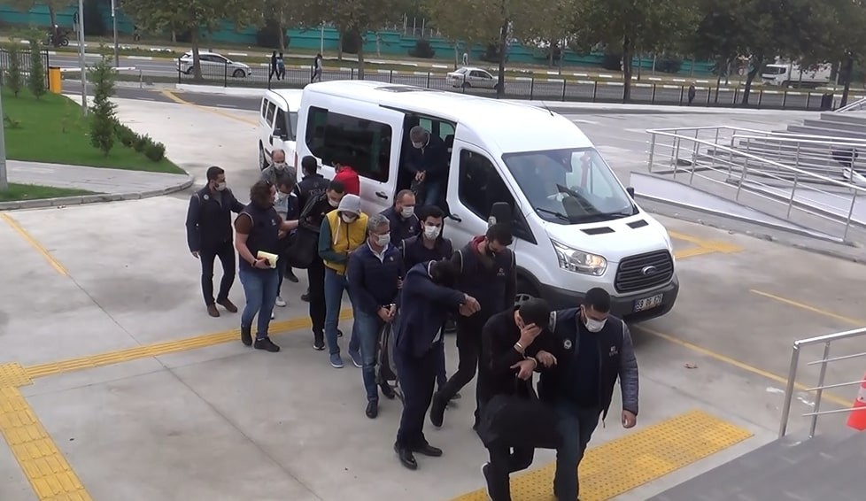 Şanlıurfa’nın da aralarında bulunduğu 14 ilde FETÖ’den yakalanan 23 kişi adliyede