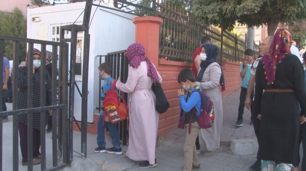 Türkiye’nin en genç ilinde yüz yüze eğitim başladı