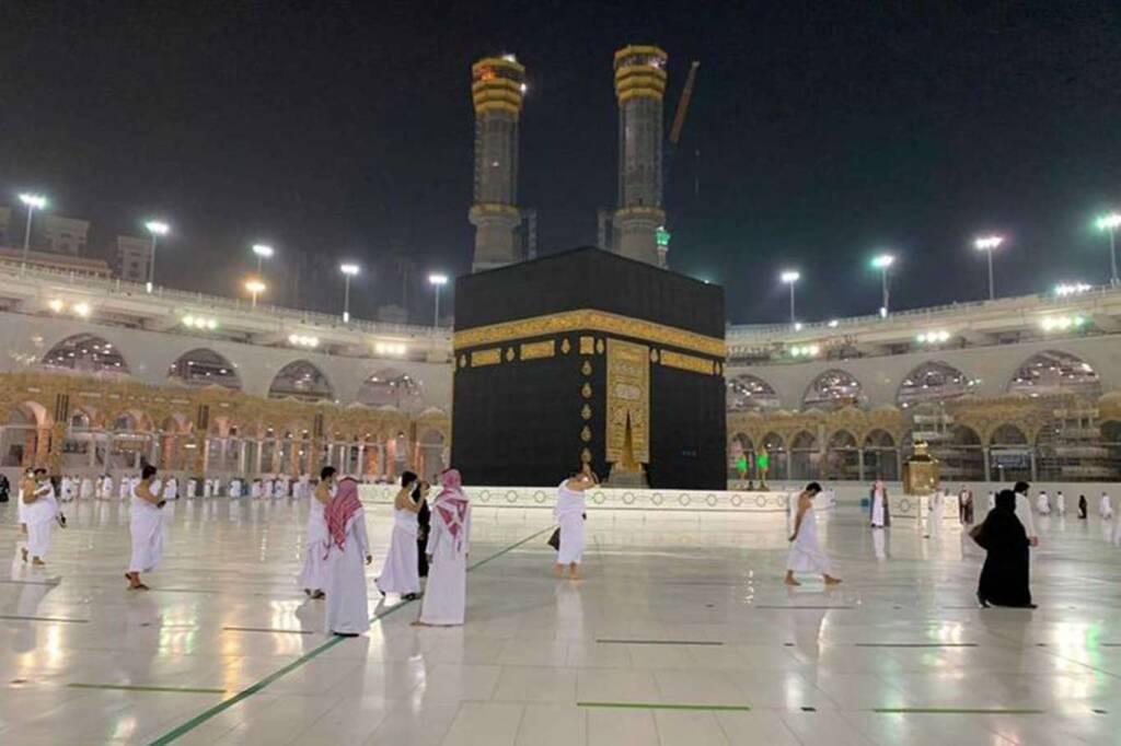 Umre ziyaretleri yeniden başladı