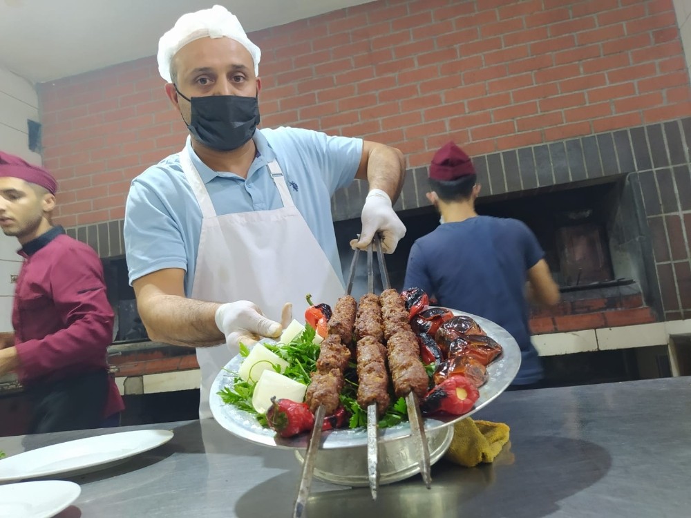 Urfa Kebabı ustaları Adana´ya meydan okudu