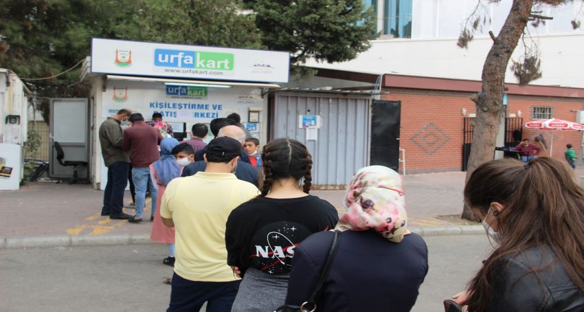 Şanlıurfa’da HES kodu kuyruğu Kodu olmayan otobüse binemeyecek