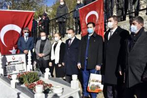 Necmettin öğretmenin kabrinde 24 Kasım 4. kez buruk geçti