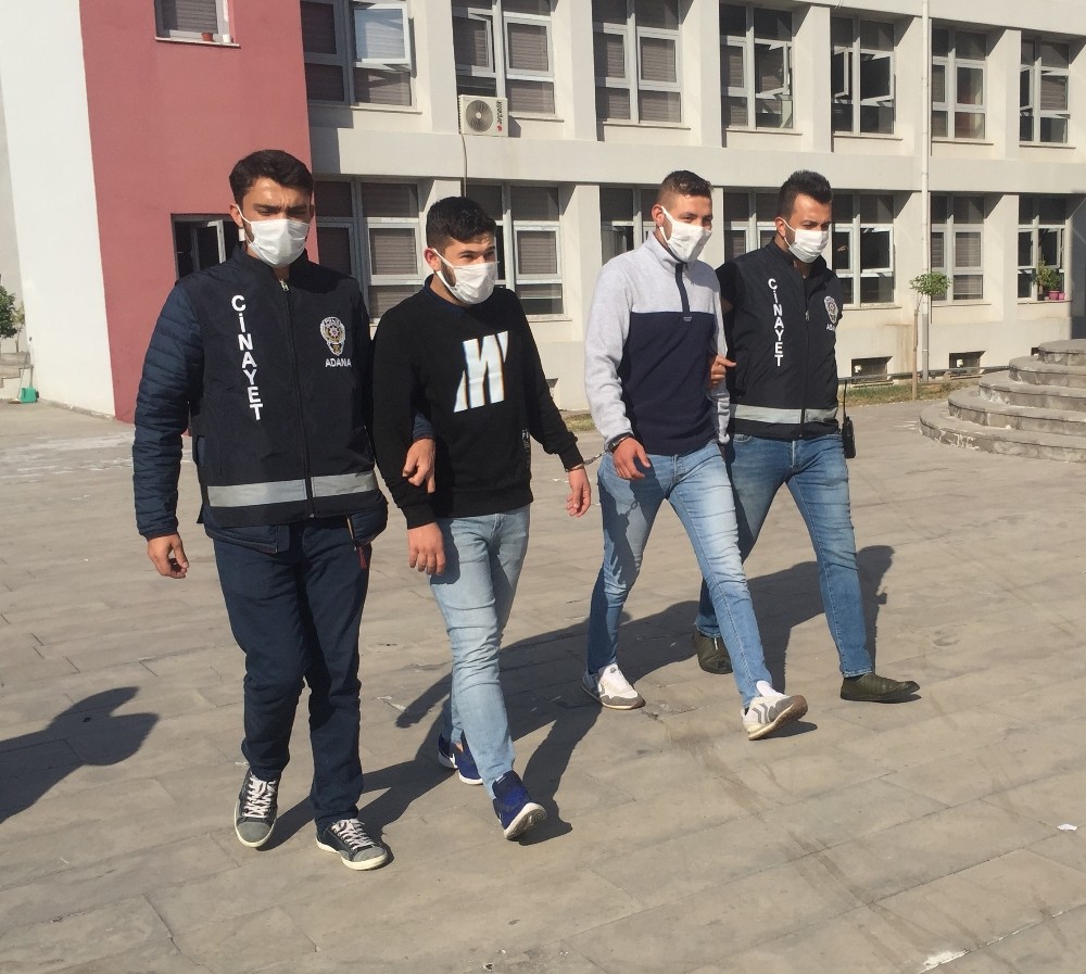 Rastgele ateş ederken yoldan geçen adamı vurdu