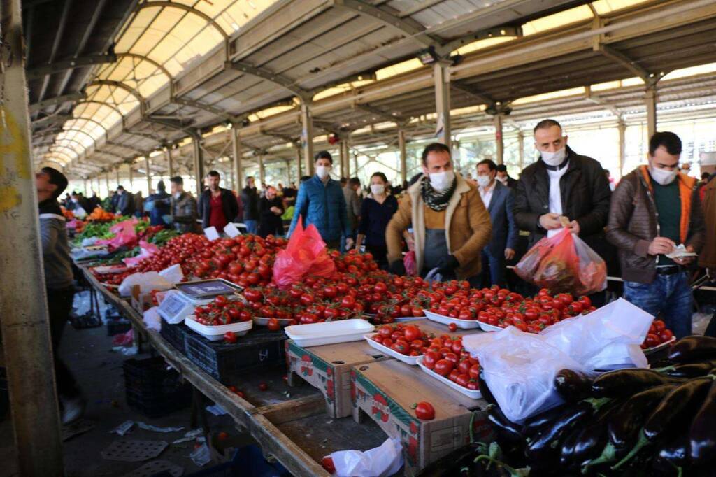 Şanlıurfa’da Coronavirus tedbirleri kapsamında semt pazarlarının kapanış saati değişti
