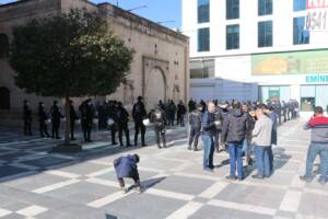 Şanlıurfa’da hurdacı esnafı belediye önünde eylem yaptı