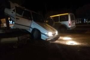 Şanlıurfa’da Otomobil ile hafif ticari araç çarpıştı 1 kişi yaralandı