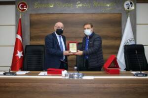 Şanlıurfa’da en çok vergi veren kişilere plaket verildi