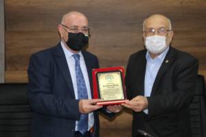 Şanlıurfa’da Hayırsever iş adamları ve esnafa plaket