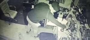 Şanlıurfa’da İş yerinden cep telefonu hırsızlığı