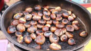 Şanlıurfa’da Kış akşamlarının yiyeceği kestane ilgi görüyor
