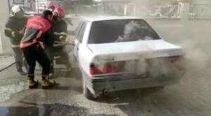 Şanlıurfa’da Seyir halindeki otomobil alev aldı