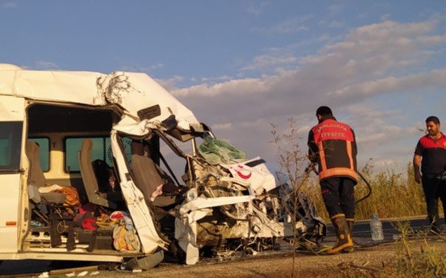 Şanlıurfa’da trafik kazası: 1 ölü, 8 yaralı