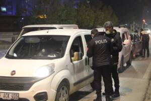 Şanlıurfa’nın cadde ve meydanları boş kaldı