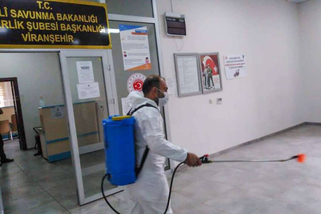 Viranşehir’de dezenfekte çalışmaları devam ediyor