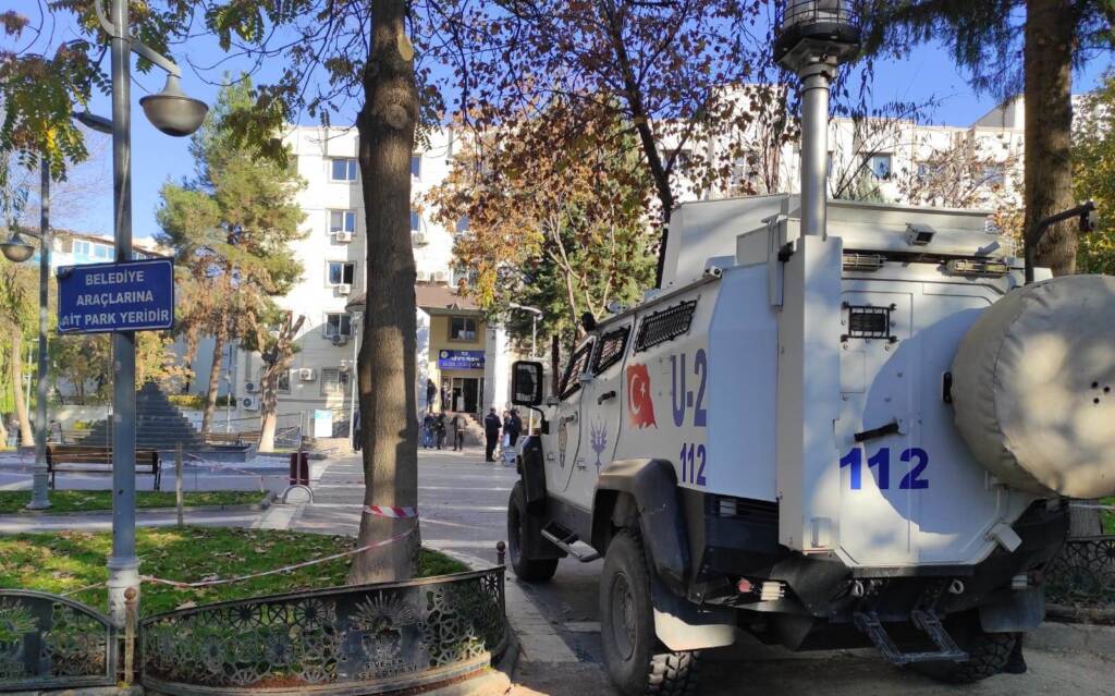Siverek Belediyesinde yoğun güvenlik önlemleri altında başkanlık seçimi