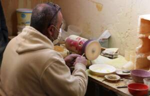 Suriye’de avukattı, Şanlıurfa’da tespih satıyor