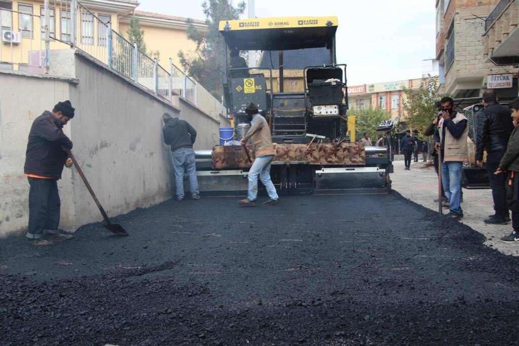 Haliliye’de sıcak asfalt çalışması