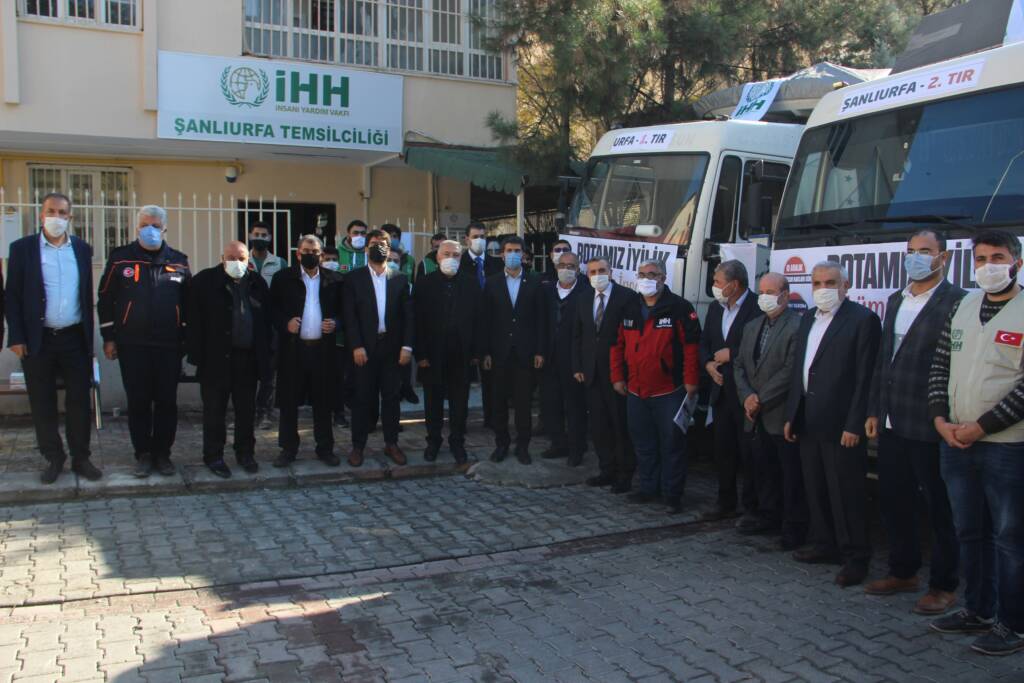 Şanlıurfa’dan Suriye’ye 2 tır yardım malzemesi gönderildi