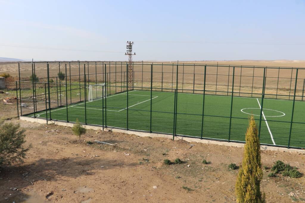 Karaköprü kırsalında spor tesisleri artıyor